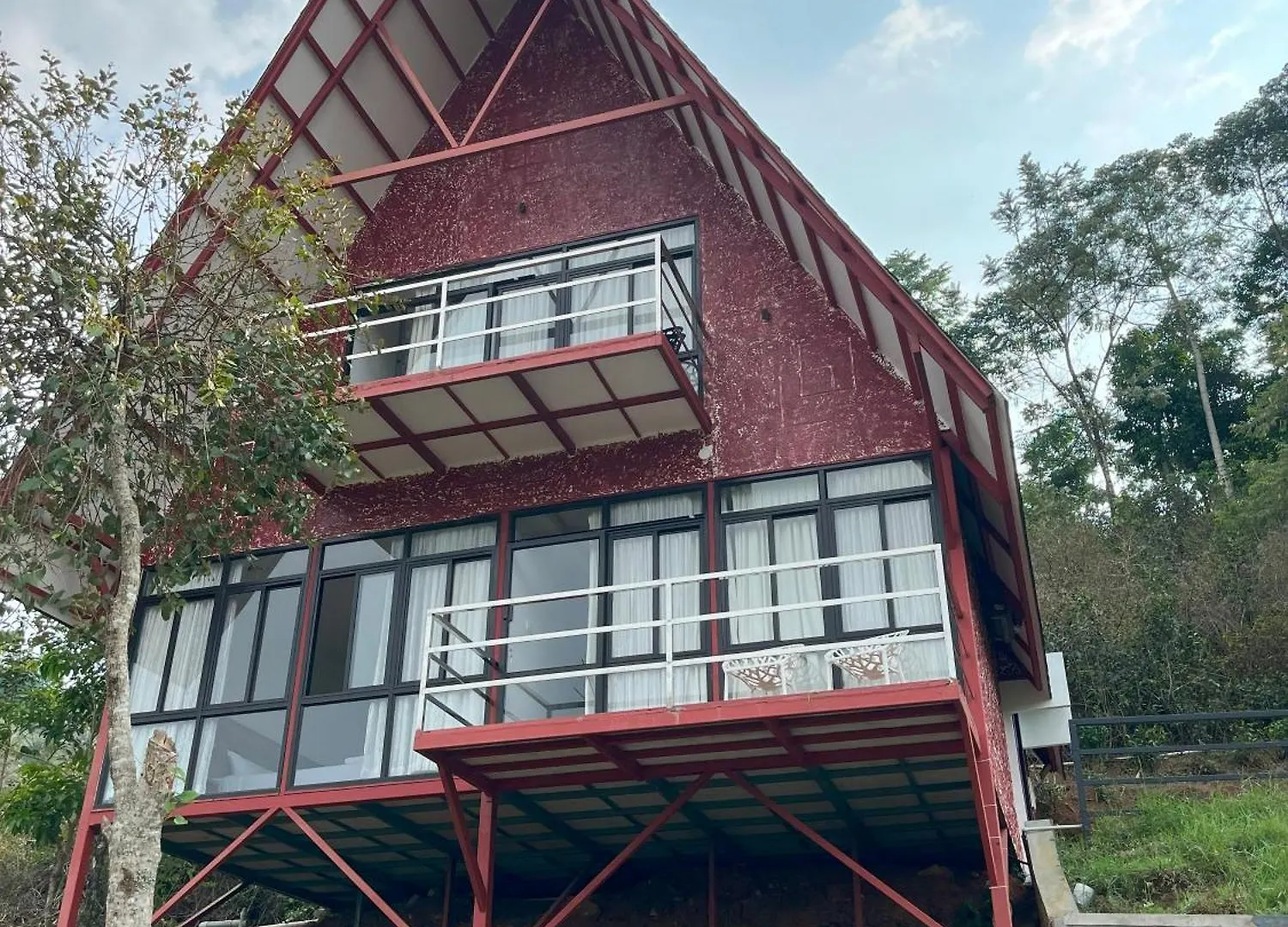 Engineers Hills Apartment Vagamon